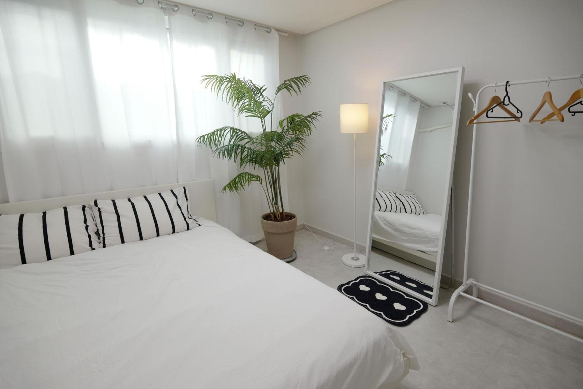 H House Yeonnam Apartment Сеул Екстериор снимка