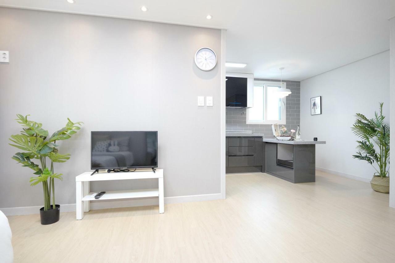 H House Yeonnam Apartment Сеул Екстериор снимка