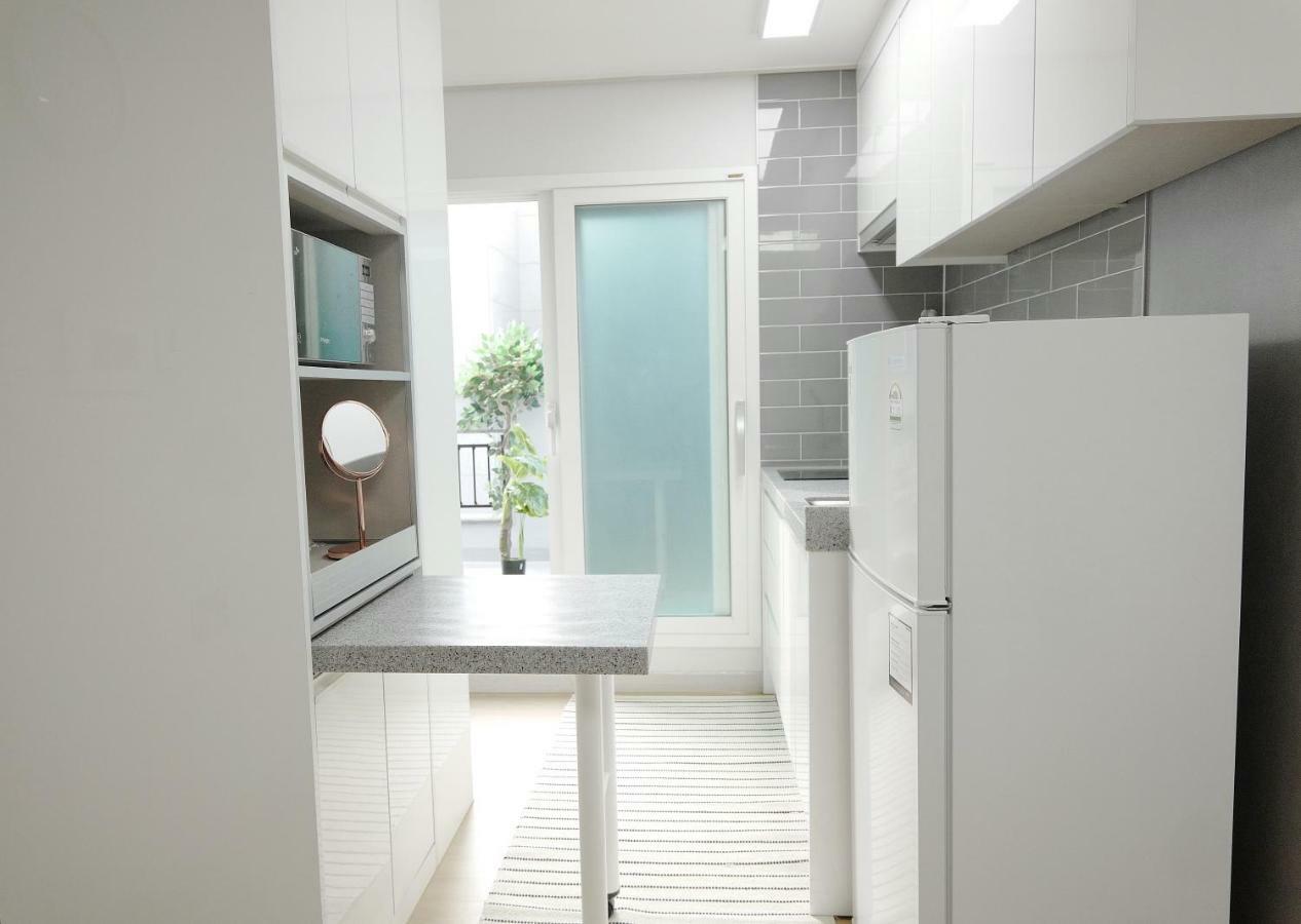 H House Yeonnam Apartment Сеул Екстериор снимка