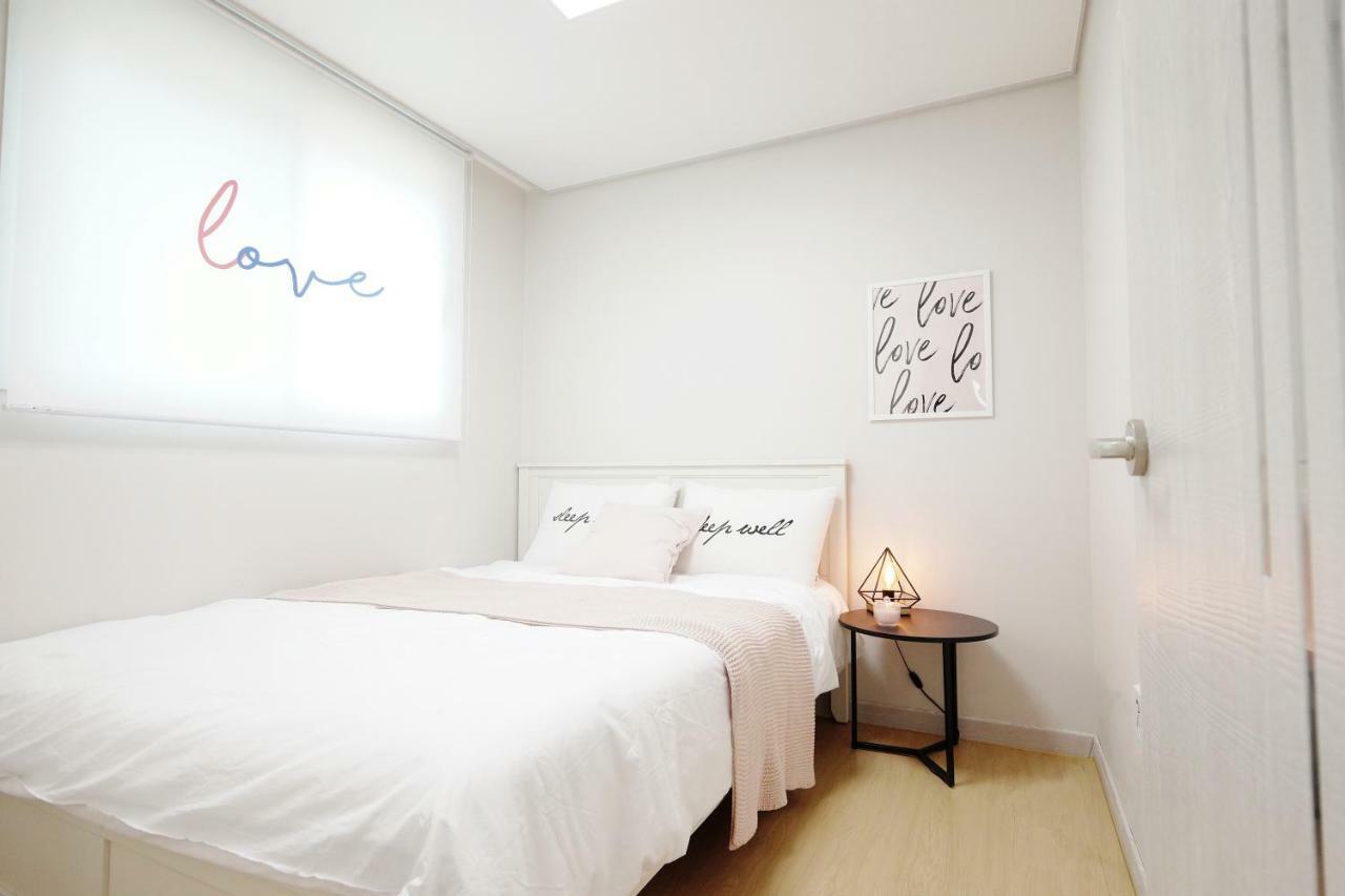H House Yeonnam Apartment Сеул Екстериор снимка